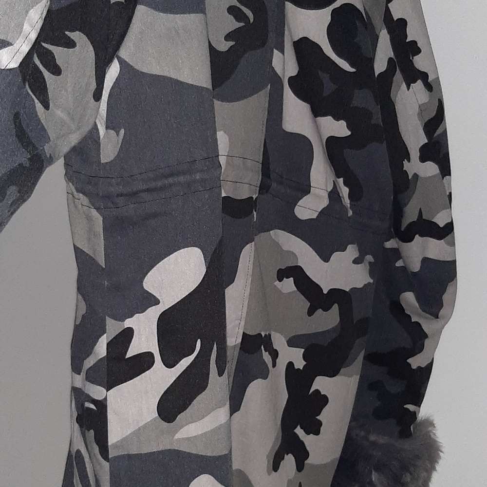 Coat - Picture 2 of 4